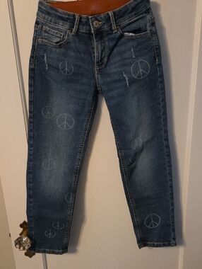 SO Women's Dark Blue Peace Sign Cropped Jeans